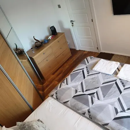 Petals בית אירוח *