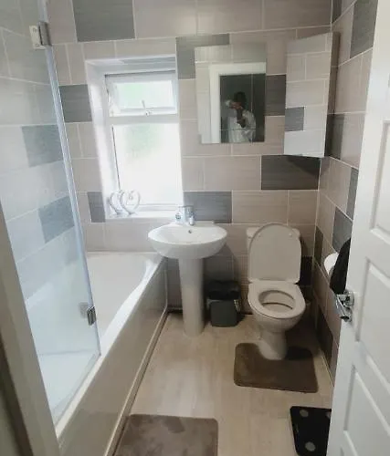 Petals Δωμάτια σε οικογενειακή κατοικία Λιντς